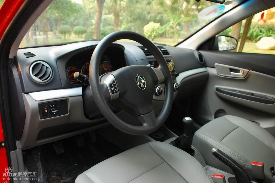 长安悦翔内饰