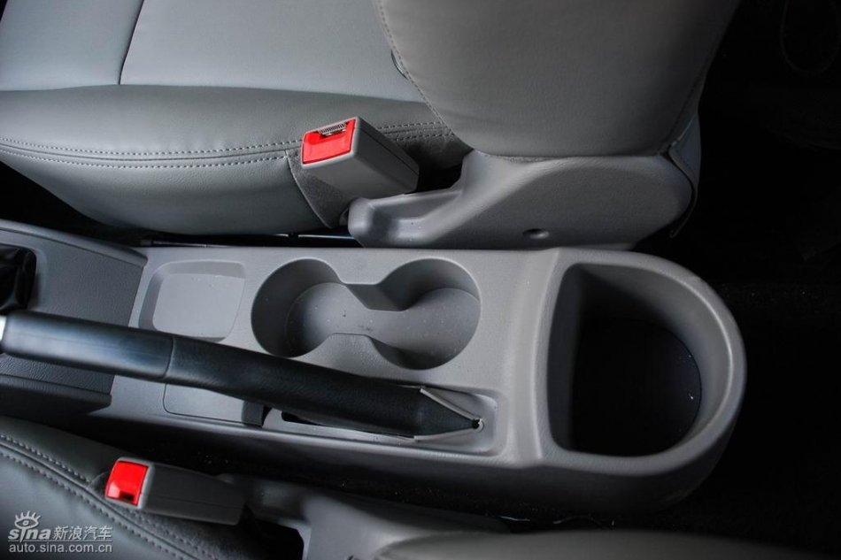 长安悦翔内饰