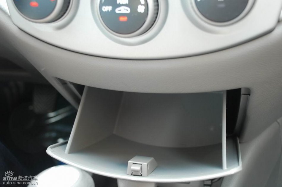 长安悦翔内饰