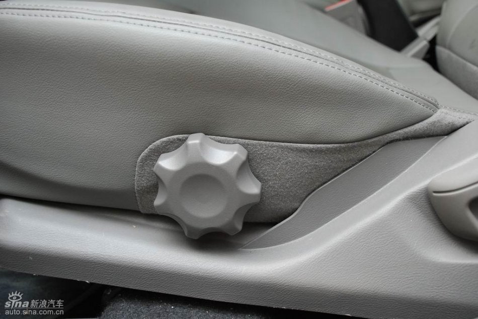 长安悦翔内饰