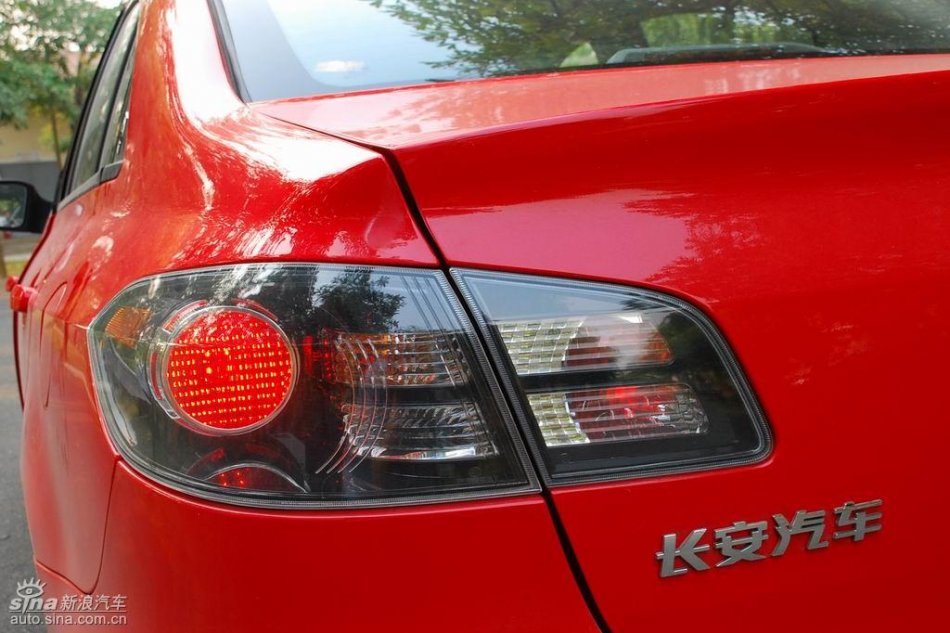 长安悦翔外观