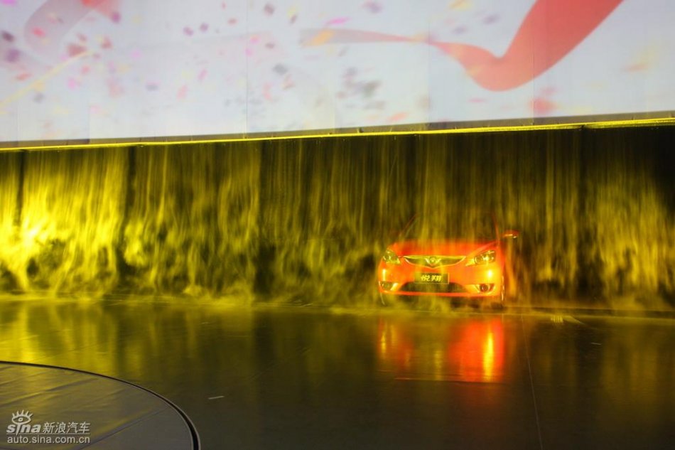 长安悦翔上市发布会现场亮相