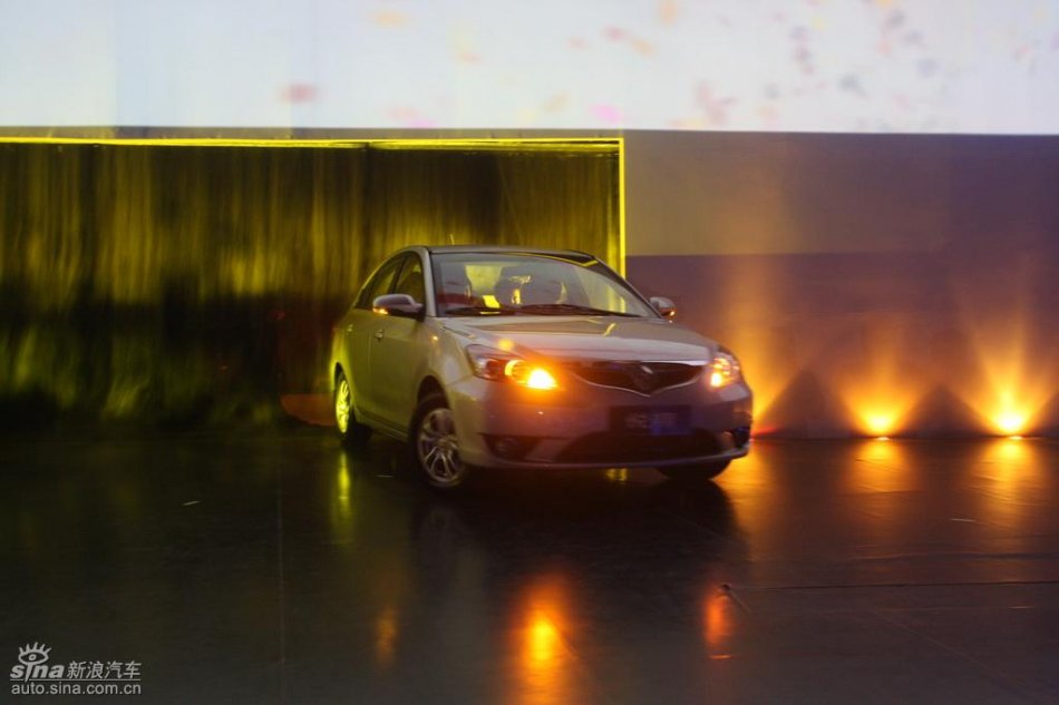 长安悦翔上市发布会现场亮相