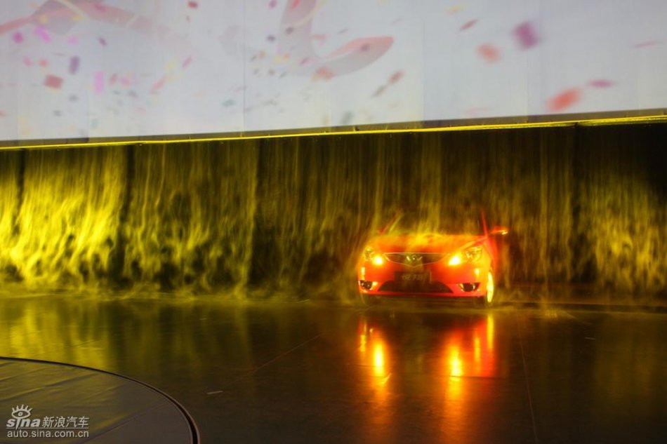 长安悦翔上市发布会现场亮相