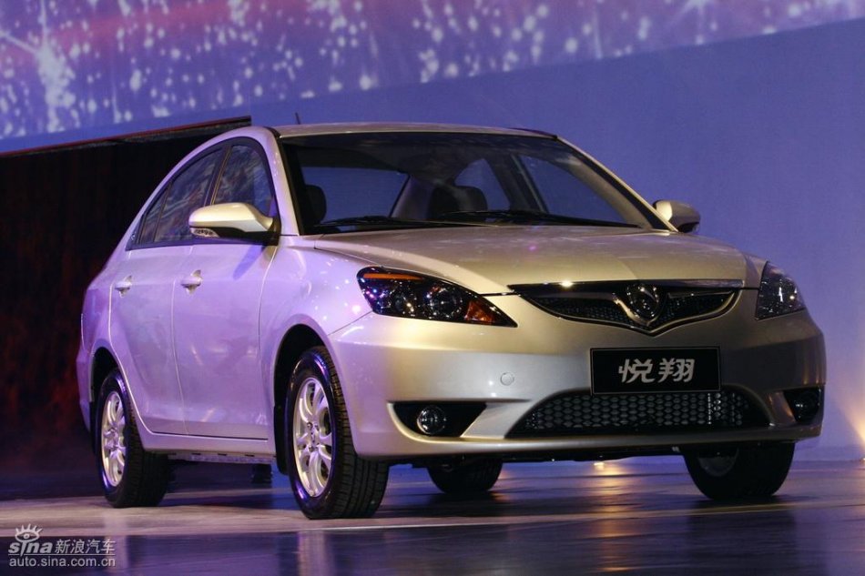 长安悦翔上市发布会现场亮相