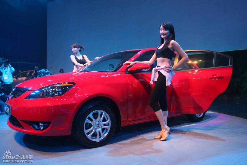 长安悦翔上市发布会现场亮相