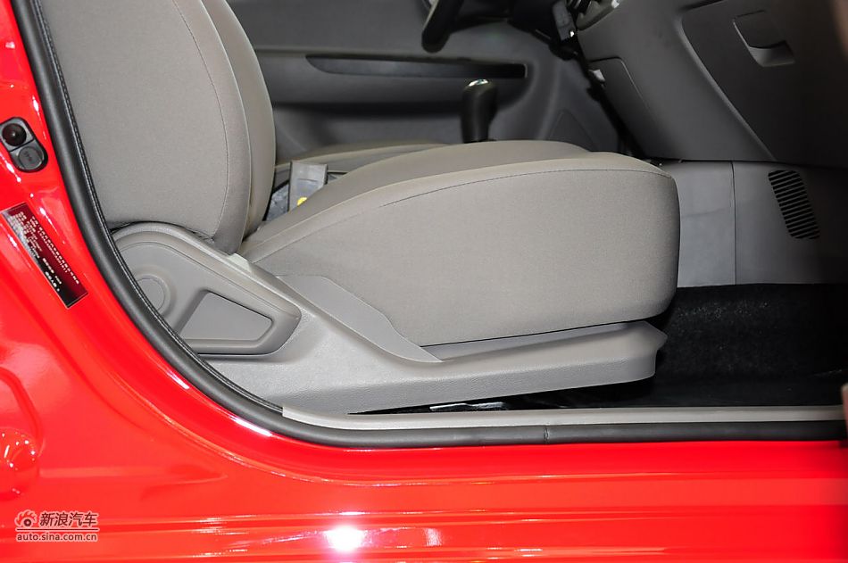 2012款悦翔三厢实拍