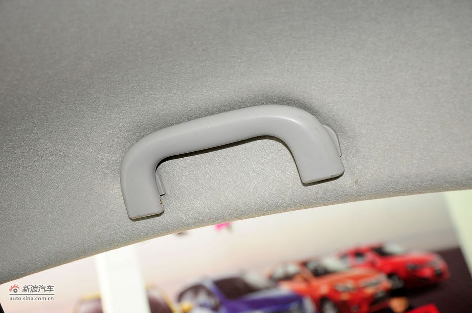 2012款悦翔三厢实拍