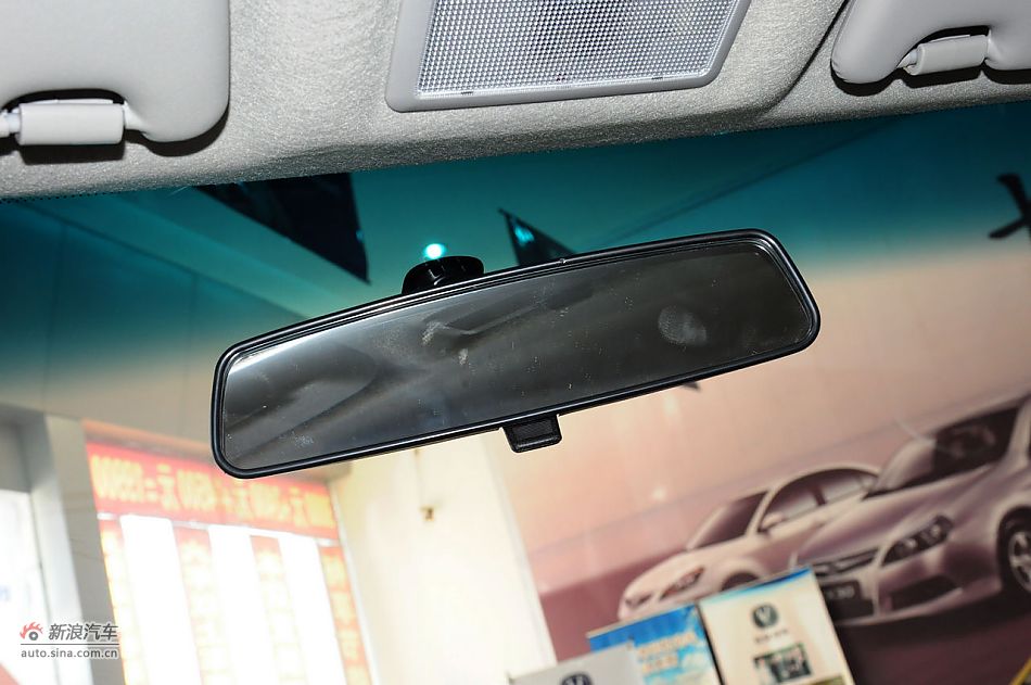 2012款悦翔三厢实拍