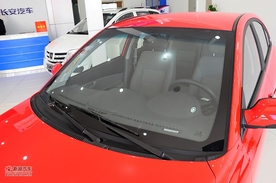 2012款悦翔三厢实拍