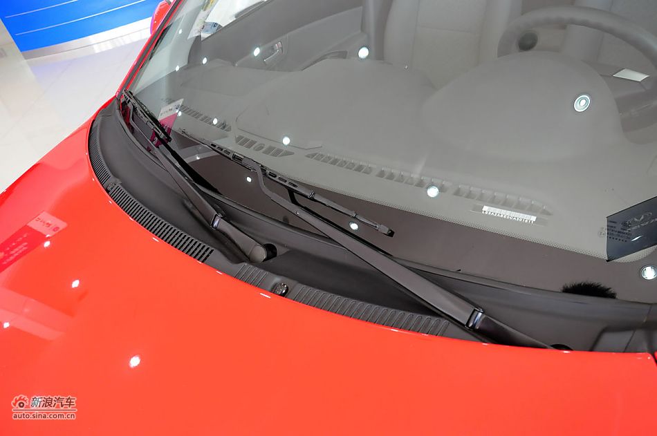 2012款悦翔三厢实拍