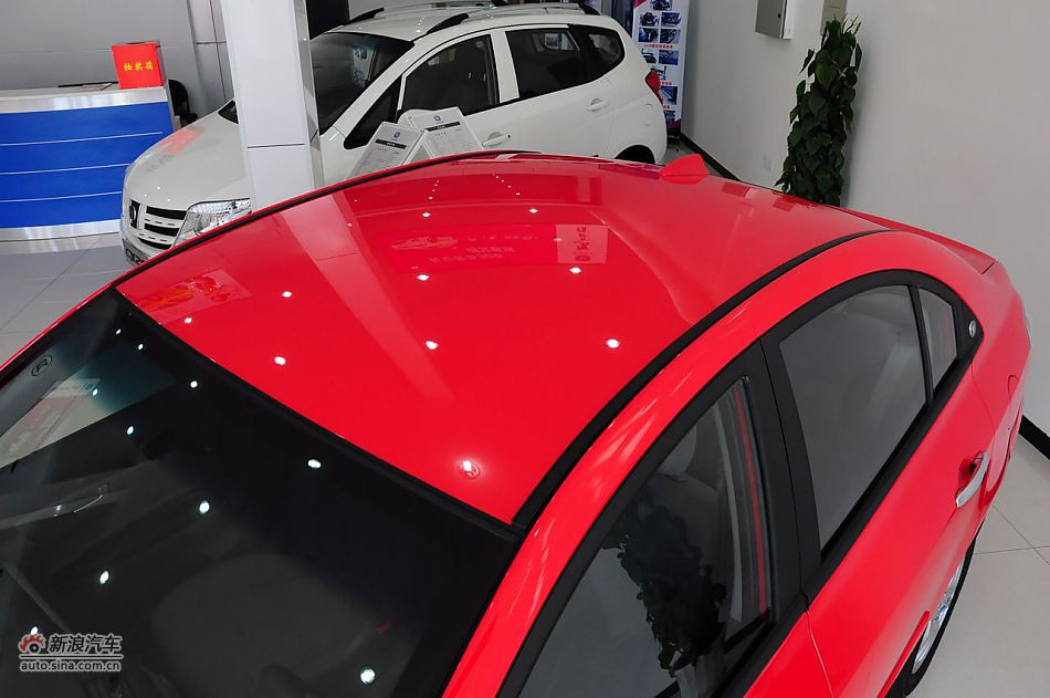 2012款悦翔三厢实拍