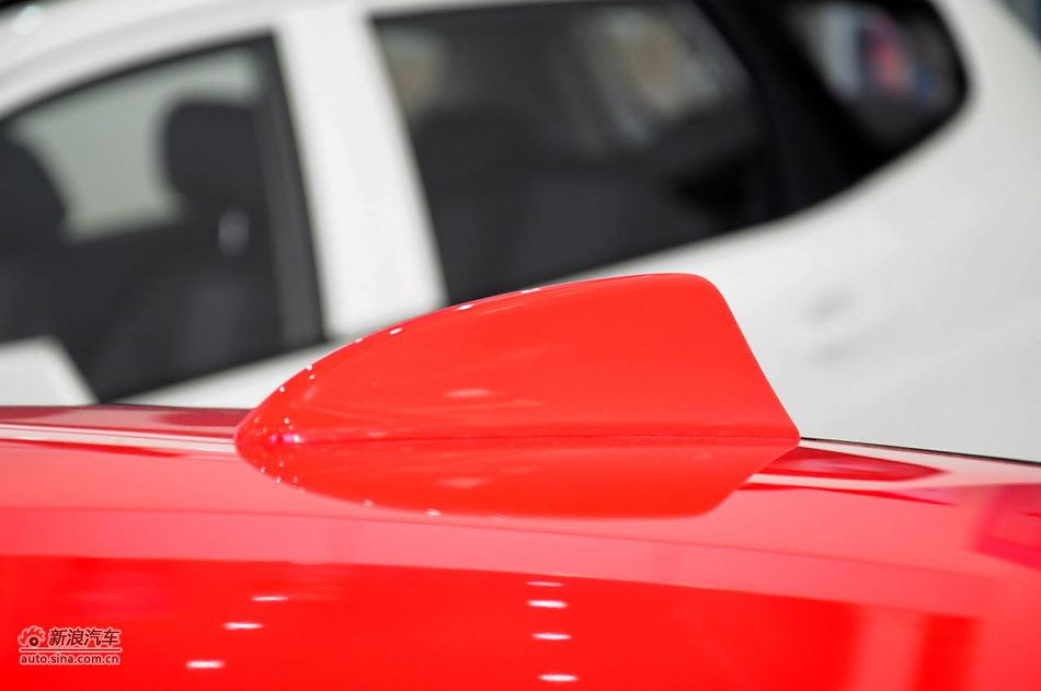 2012款悦翔三厢实拍