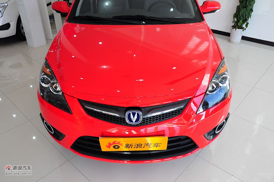 2012款悦翔三厢实拍