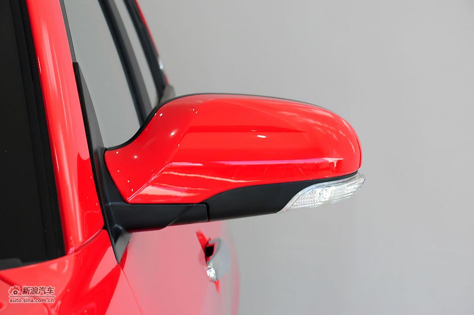 2012款悦翔三厢实拍