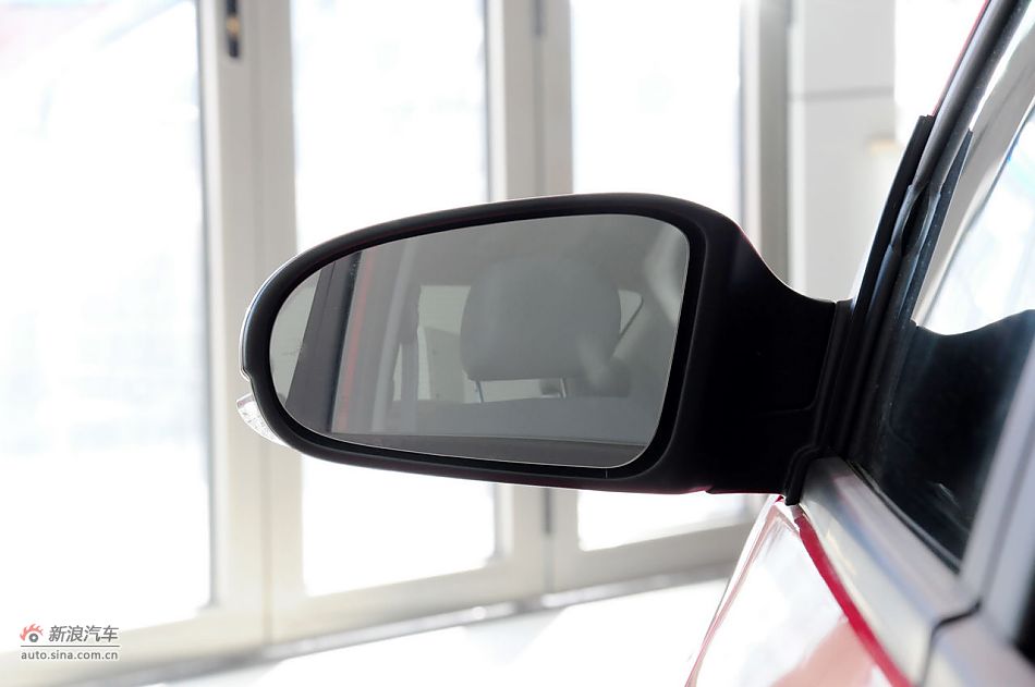 2012款悦翔三厢实拍