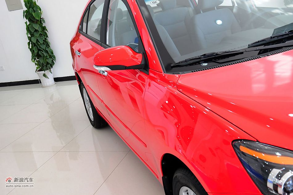 2012款悦翔三厢实拍