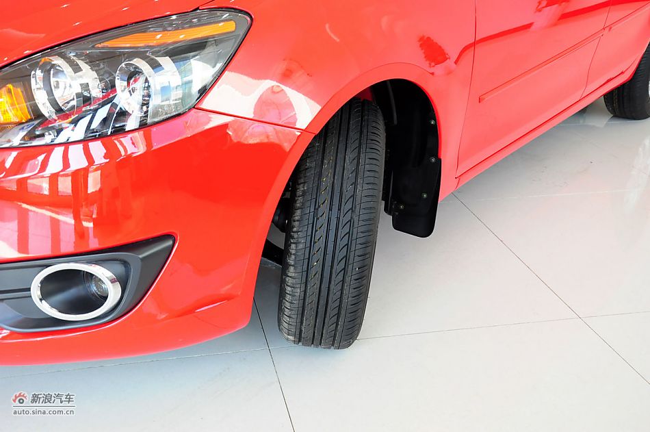 2012款悦翔三厢实拍