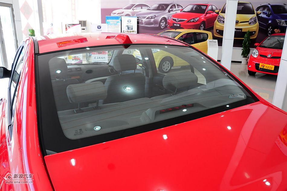 2012款悦翔三厢实拍