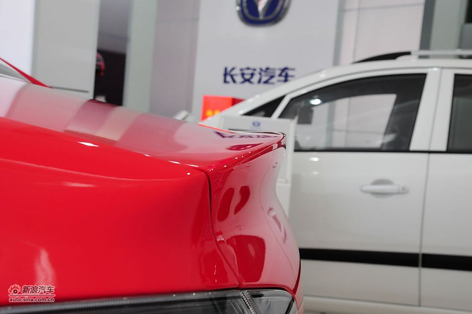 2012款悦翔三厢实拍