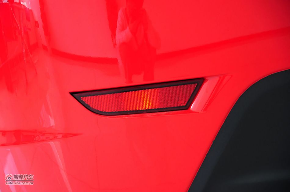 2012款悦翔三厢实拍