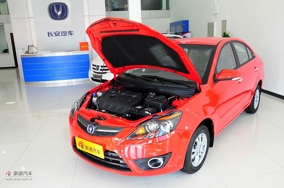 2012款悦翔三厢实拍