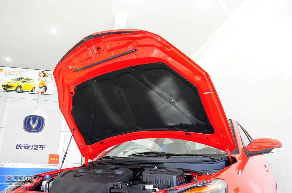 2012款悦翔三厢实拍