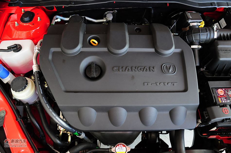 2012款悦翔三厢实拍