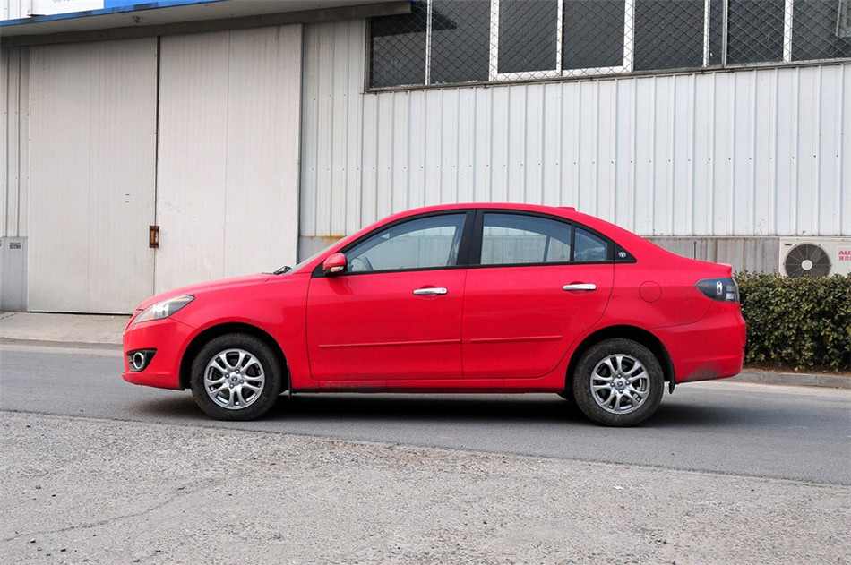 2012款三厢 1.5L 手动尊贵型 外观