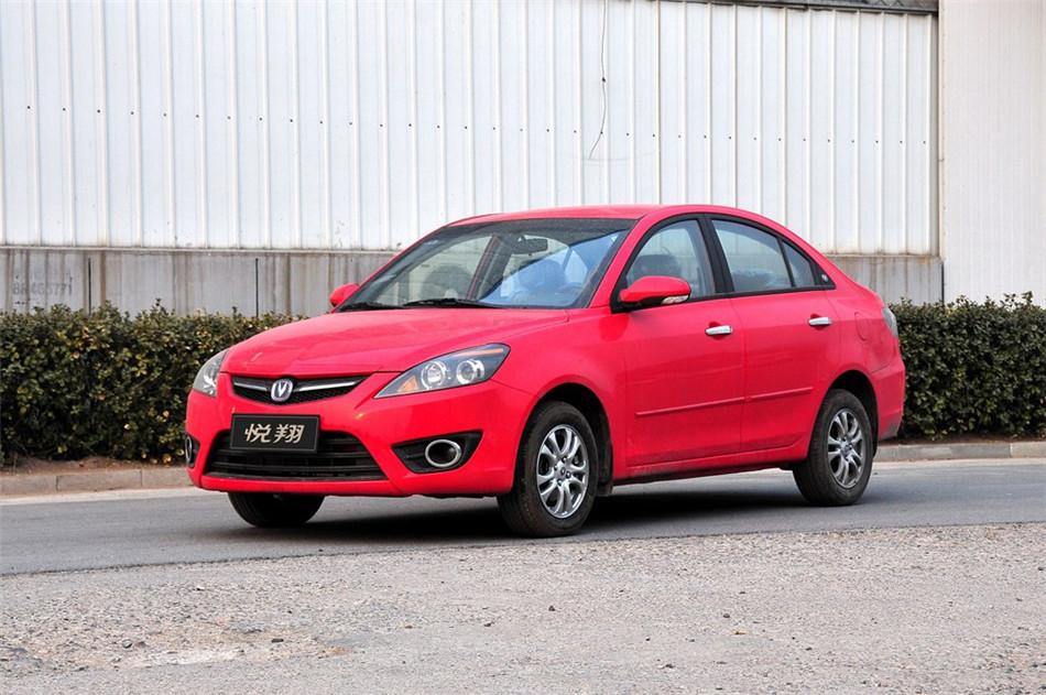 2012款三厢 1.5L 手动尊贵型 外观