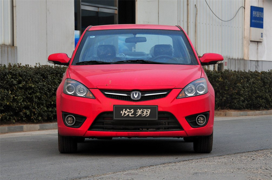 2012款三厢 1.5L 手动尊贵型 外观