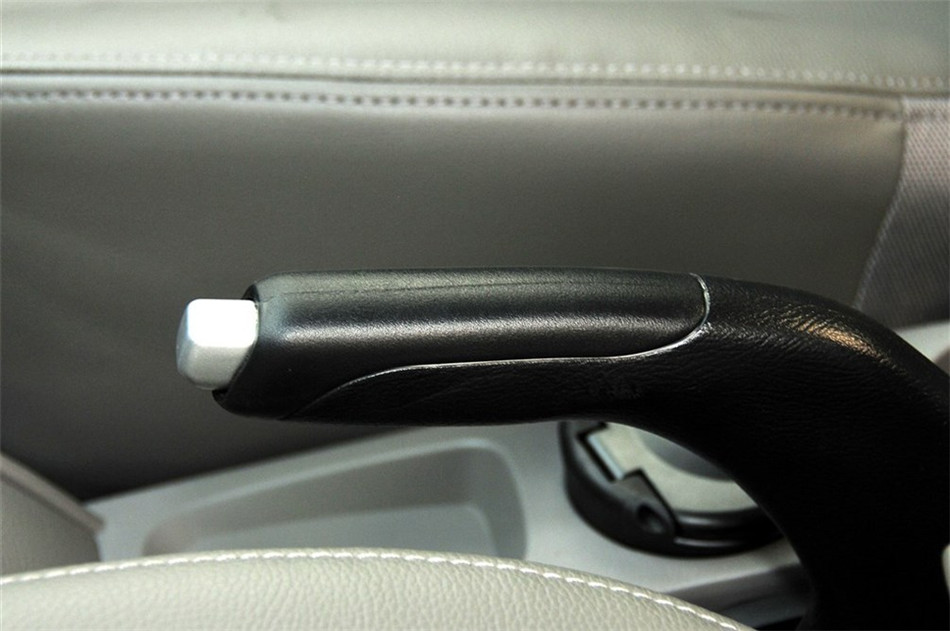 2012款三厢 1.5L 手动尊贵型 内饰