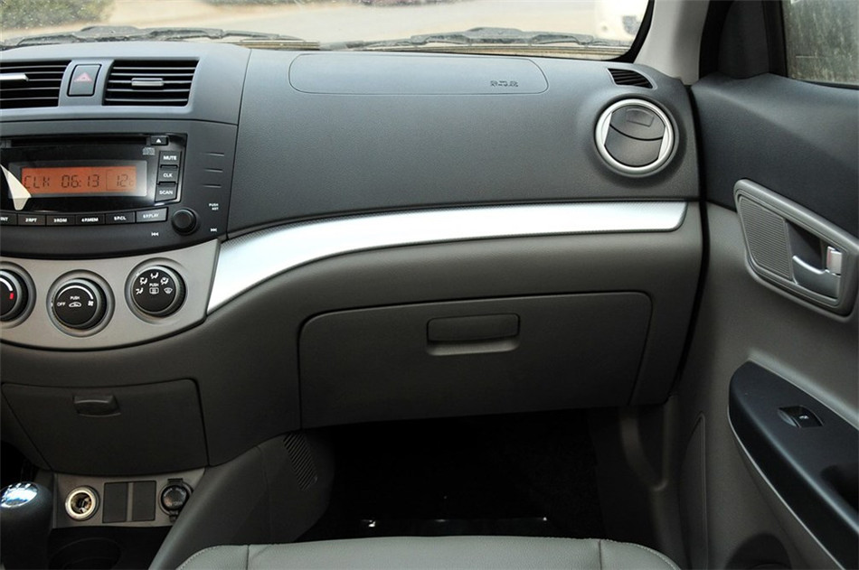 2012款三厢 1.5L 手动尊贵型 内饰