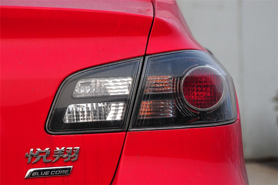 2012款三厢 1.5L 手动尊贵型 其他