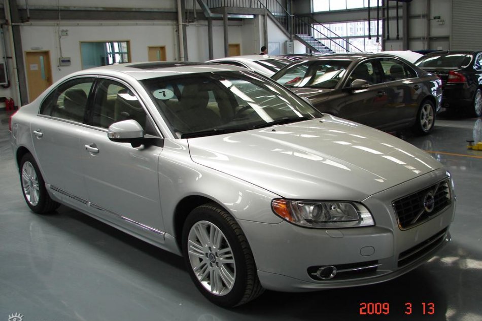 国产Volvo S80L到店图