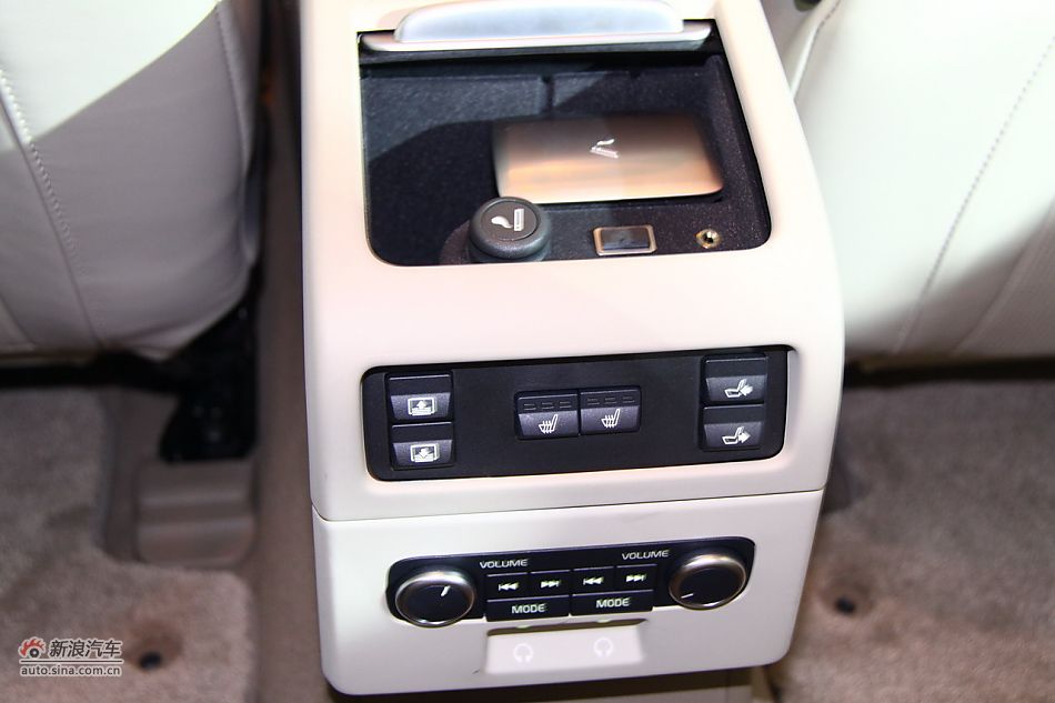 2011款S80L T4内饰细节