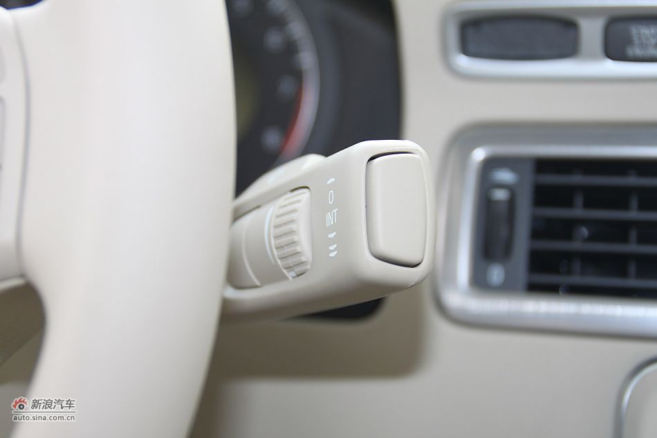 沃尔沃S80L 2.5T 智尊版