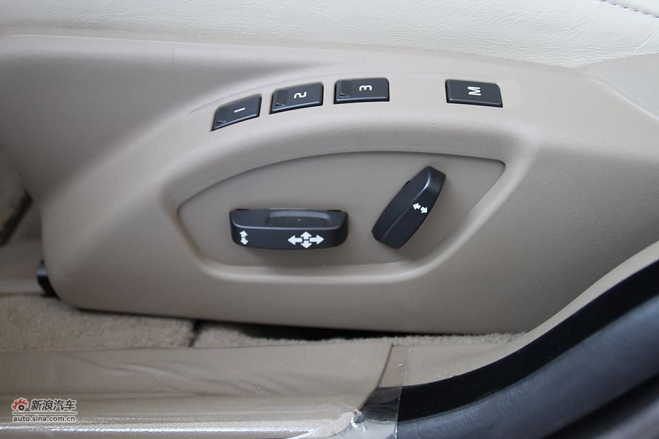 沃尔沃S80L 2.5T 智尊版