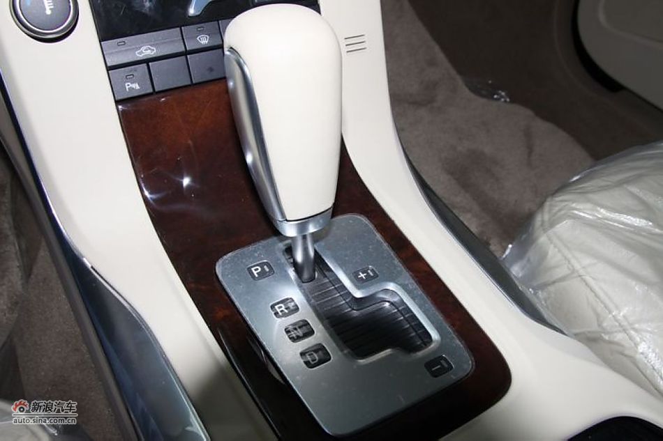 沃尔沃S80L 2.5T 智尊版