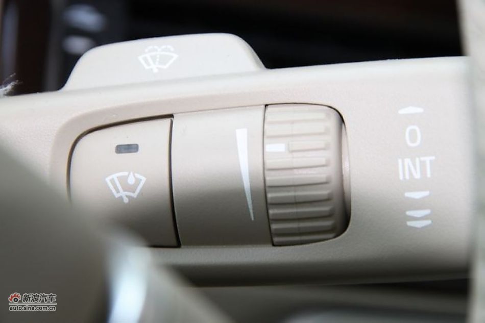 沃尔沃S80L 2.5T 智尊版