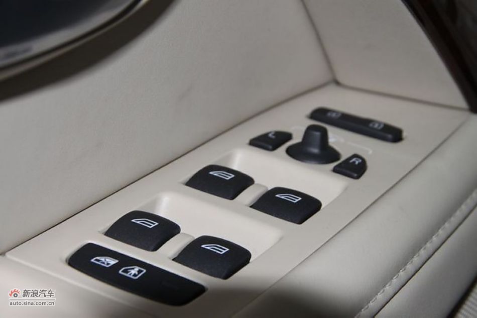 沃尔沃S80L 2.5T 智尊版