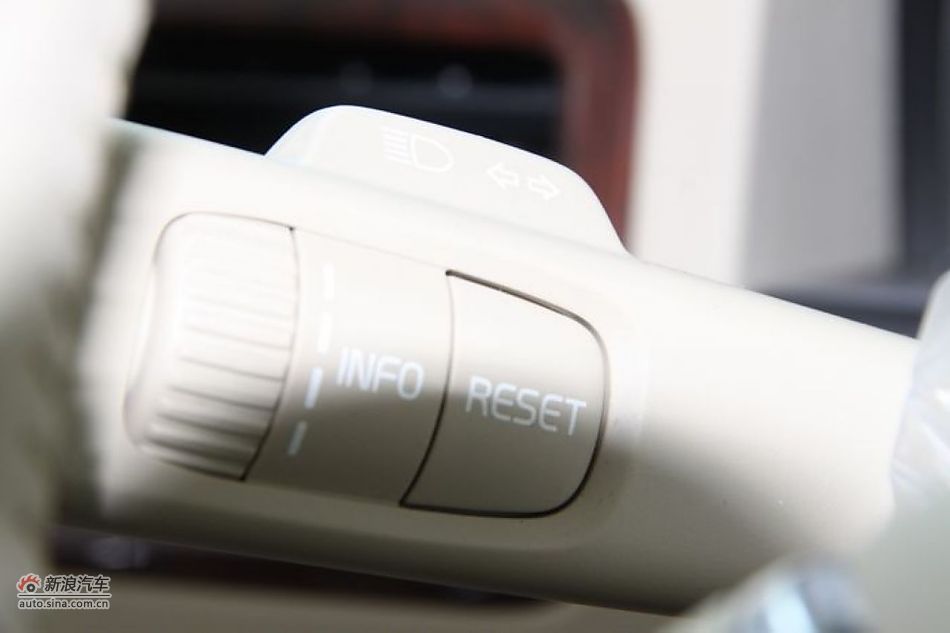 沃尔沃S80L 2.5T 智尊版