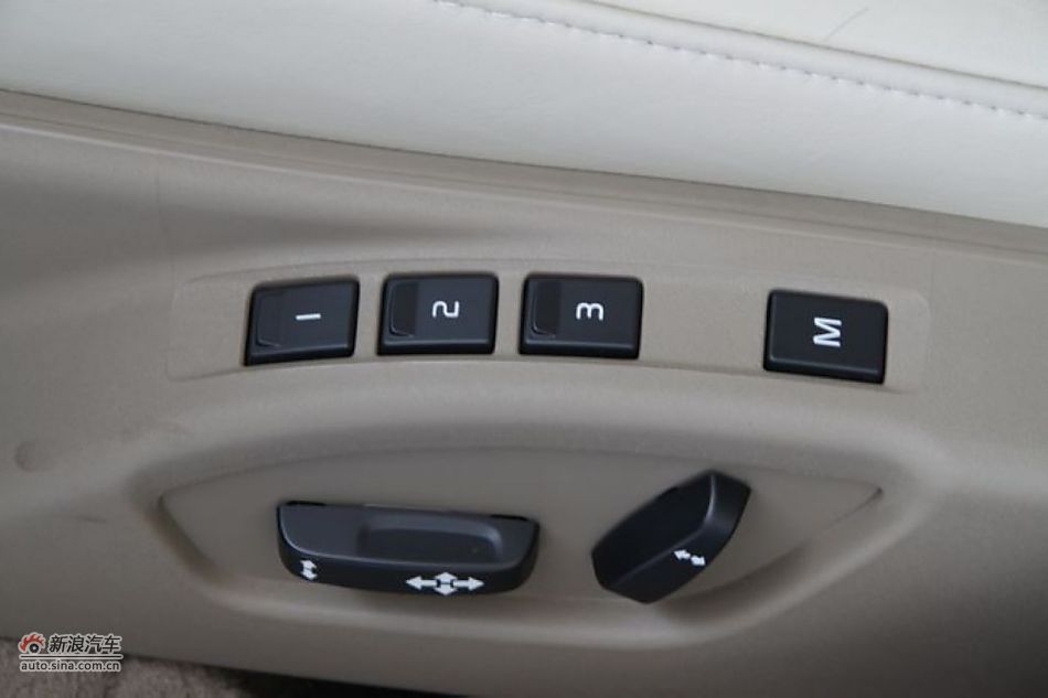 沃尔沃S80L 2.5T 智尊版