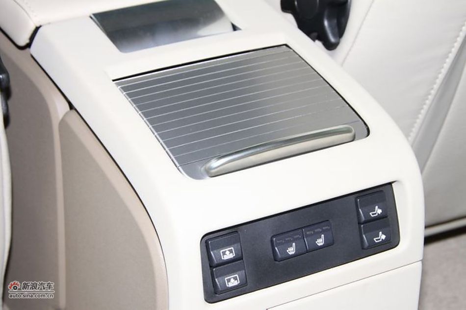 沃尔沃S80L 2.5T 智尊版