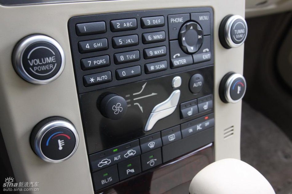 全新沃尔沃S80L内饰实拍图