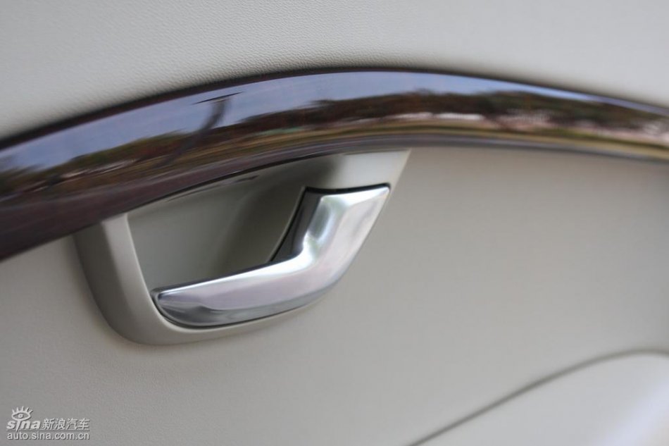 全新沃尔沃S80L内饰实拍图