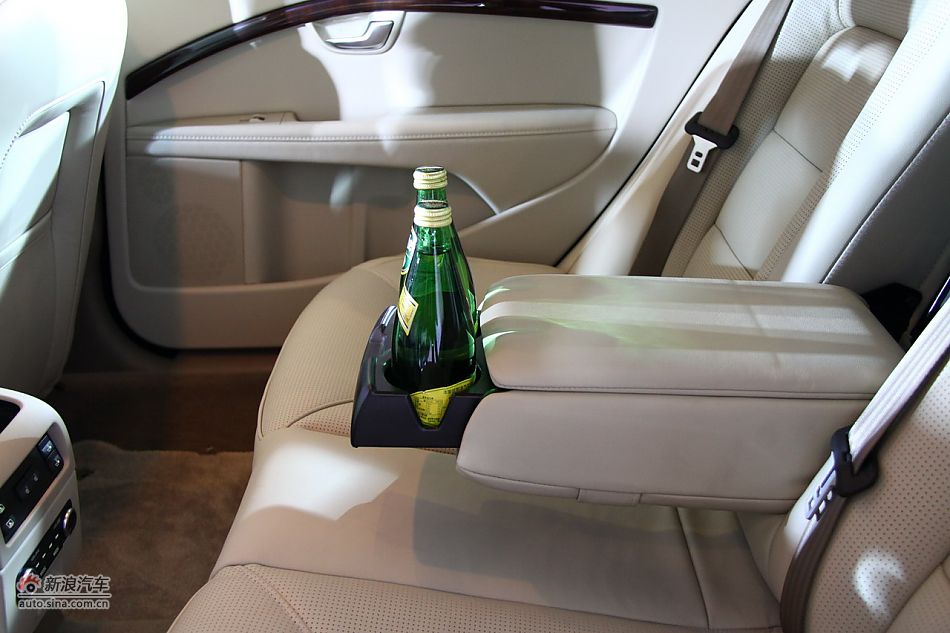 2011款S80L T4内饰细节
