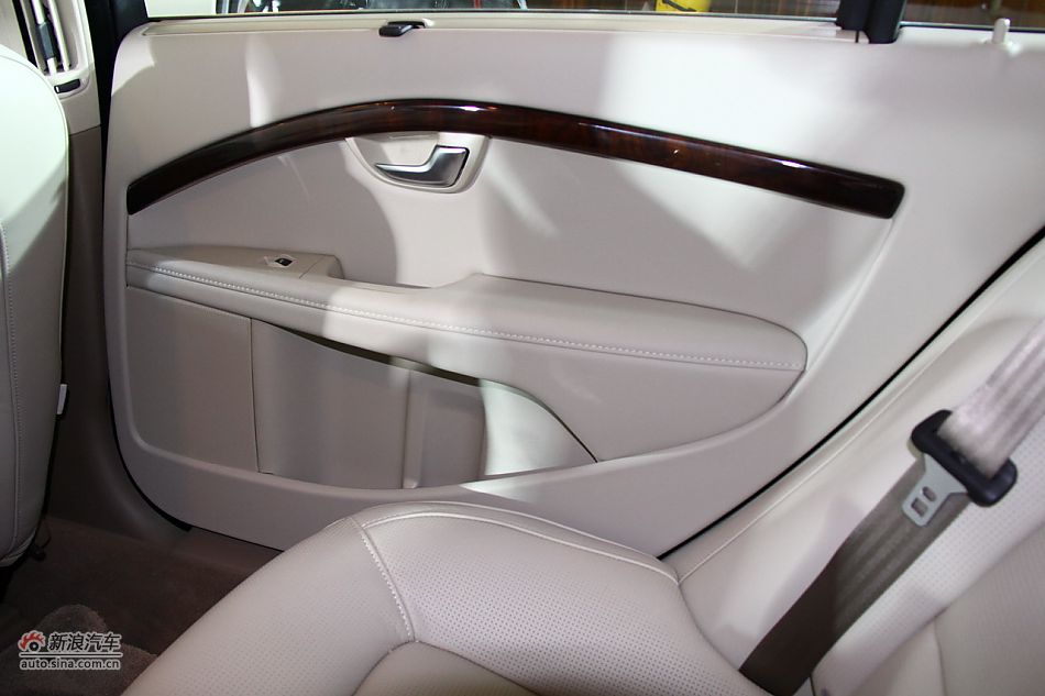 2011款S80L T4内饰细节