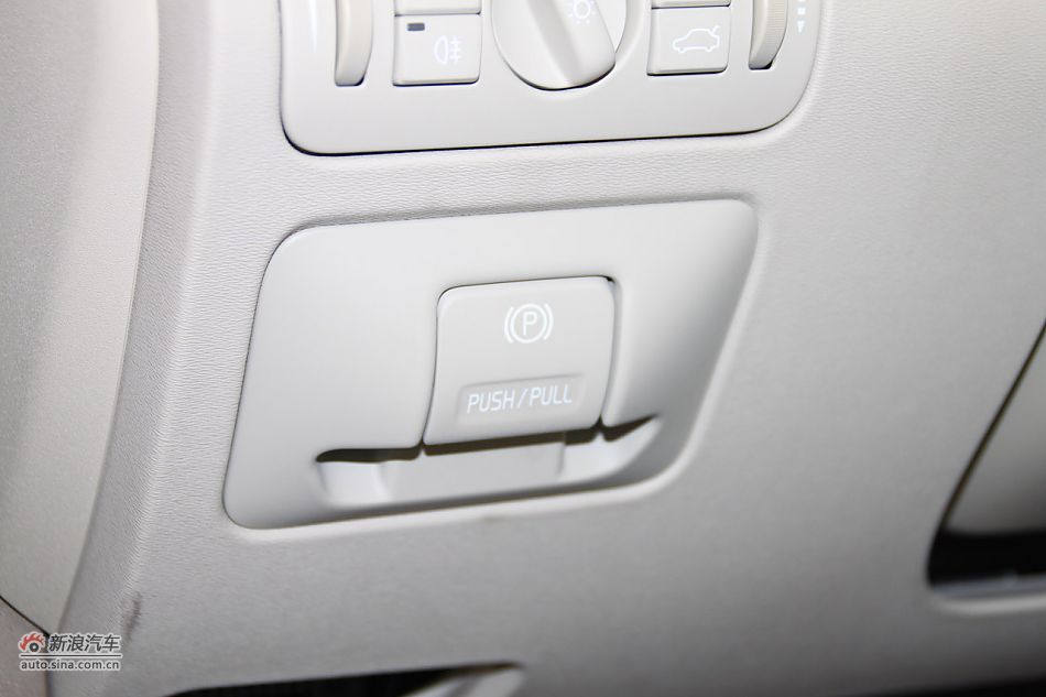 沃尔沃S80L 2.5T 智尊版