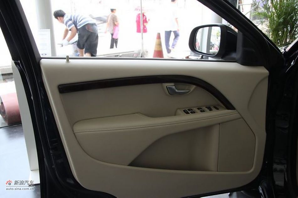 沃尔沃S80L 2.5T 智尊版